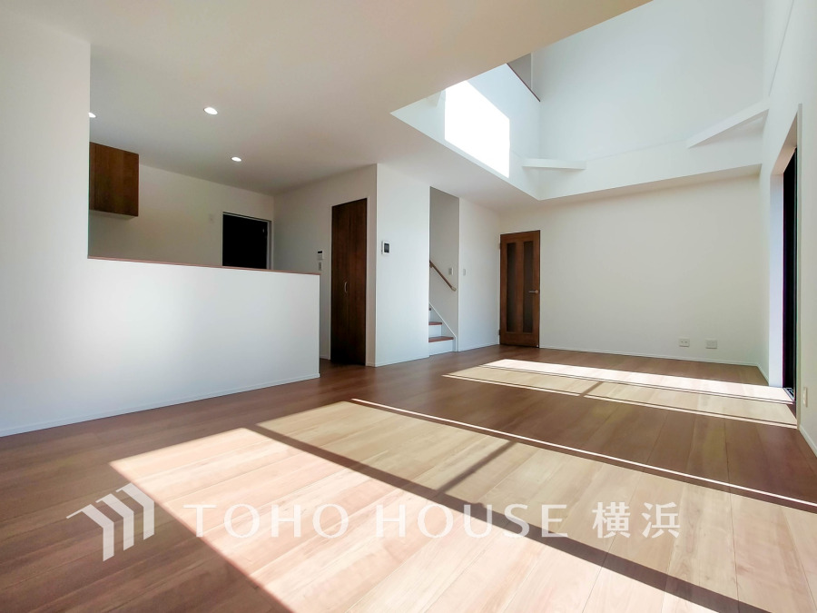 表現された空間は豊かな光と風を纏い、暮らしの時間を豊かにしてくれます。デザインされた空間や建物設備も大切な時間を彩ってくれることでしょう。