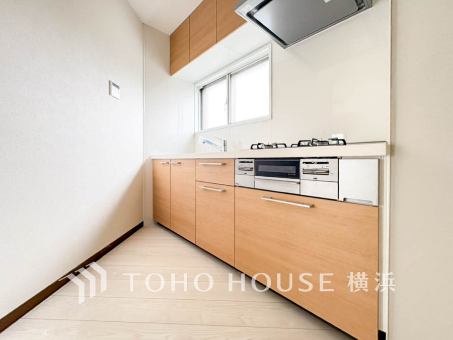 プライベートスペースを彩るインテリアとしての美と、快適な日常を支える機能性と強さが、ひとつになったキッチンです。