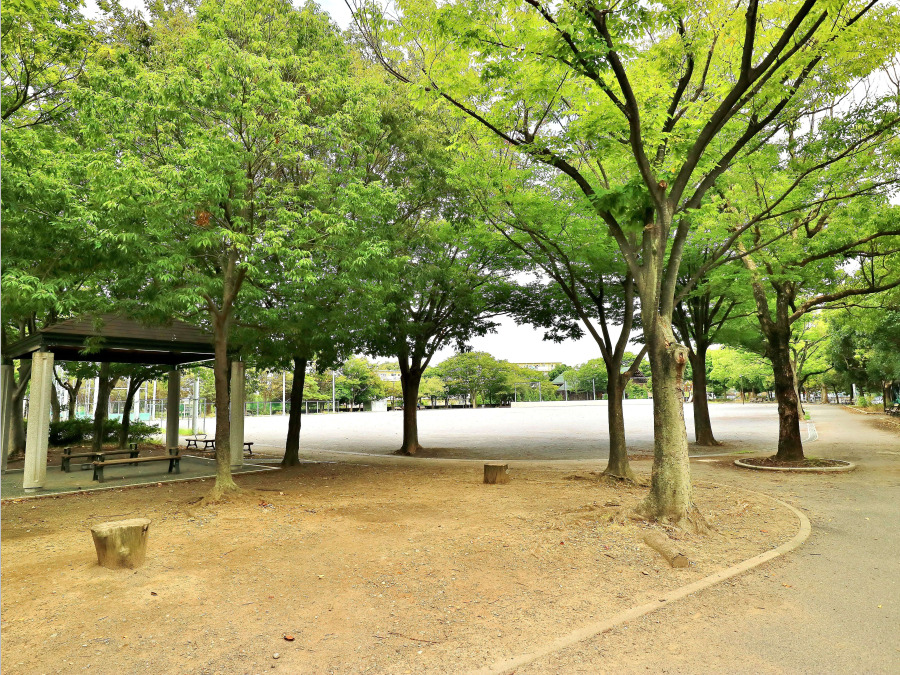 永田みなみ台公園　約400ｍ