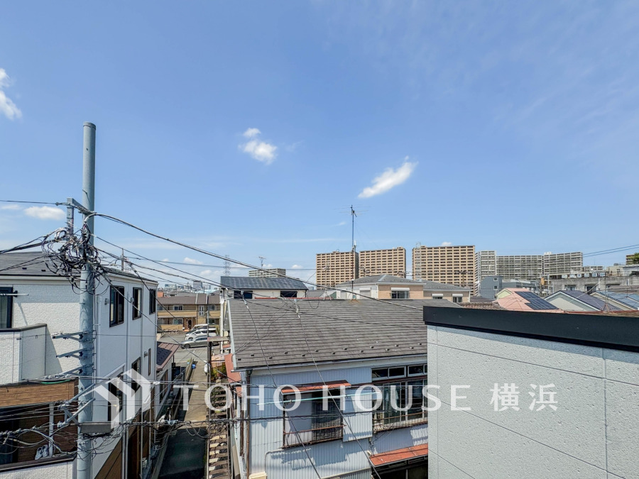この開放感ある眺望と共に閑静な住宅街の季節感を演出する四季折々の変化を楽しめる心地よい場所となることでしょう。