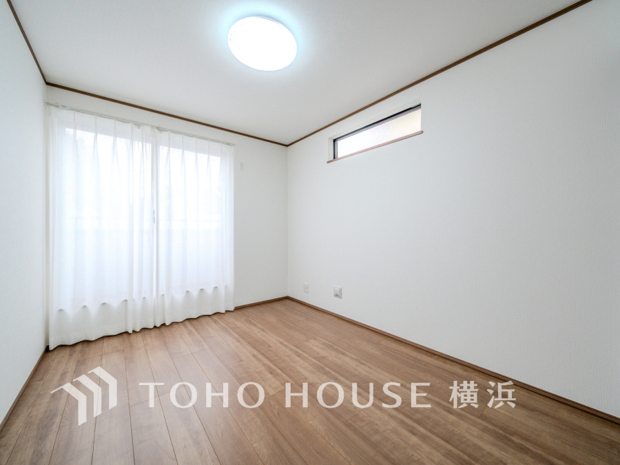 1日の疲れを癒し、心地よく寛げるようゆったりとした広さを確保しています。プライベートタイムをより優雅に穏やかに…。落ち着いた雰囲気を紡ぎます。