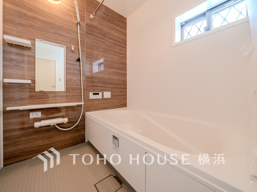 1日の疲れを取り心身を癒すことができる住まいの中のリラクゼーション空間、バスルーム。心からゆったりと寛いでいただけるよう、ゆとりのスペースを確保しています。