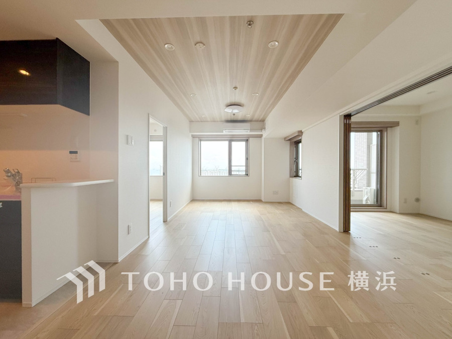 ご家族やお客様との時間など、多くの時を刻む空間。何気なく過ぎる時でさえも上質なひと時となる快適な空間を目指して。