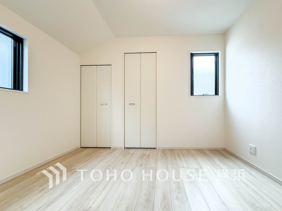 ゆとりと収納を確保した洋室。自分時間を充実させながら心豊かなひとときを過ごすための大切な空間です。
