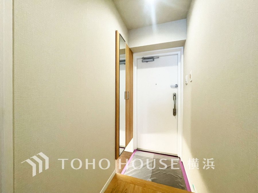 ご家族の帰り、訪れる方を優しく迎え、やすらぎに満ちた生活空間を予感させる。健やかな暮らしを楽しめそう。