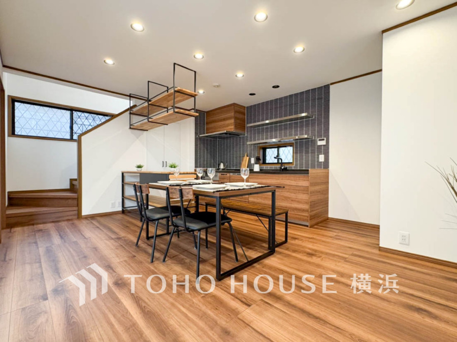 オープンでのびやかな空間を生み出す、こだわりの「広がり」と「ゆとり」。家族と過ごす時間を大切にした住空間♪