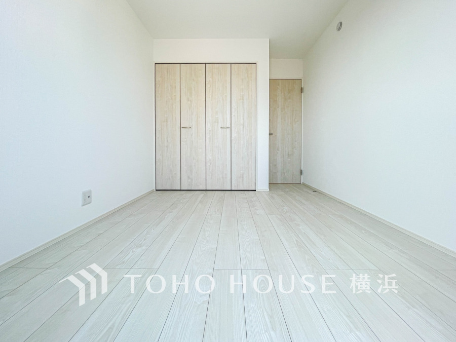 1日の疲れを癒し、心地よく寛げるようゆったりとした広さを確保しています。プライベートタイムをより優雅に穏やかに…。落ち着いた雰囲気を紡ぎます。