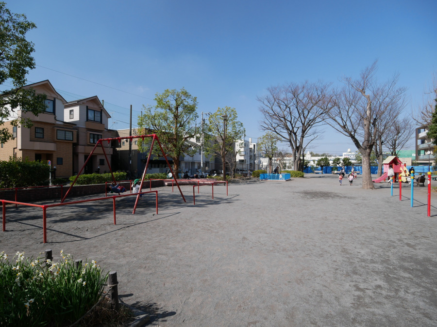 中坪公園　約400ｍ