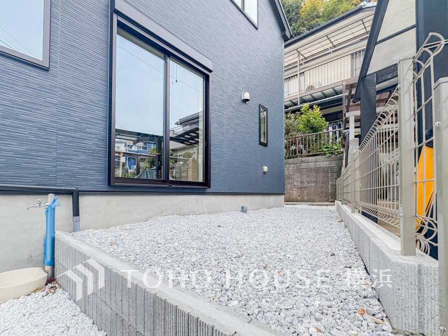 ちょっとしたお庭スペースが日常に癒しをプラスします。