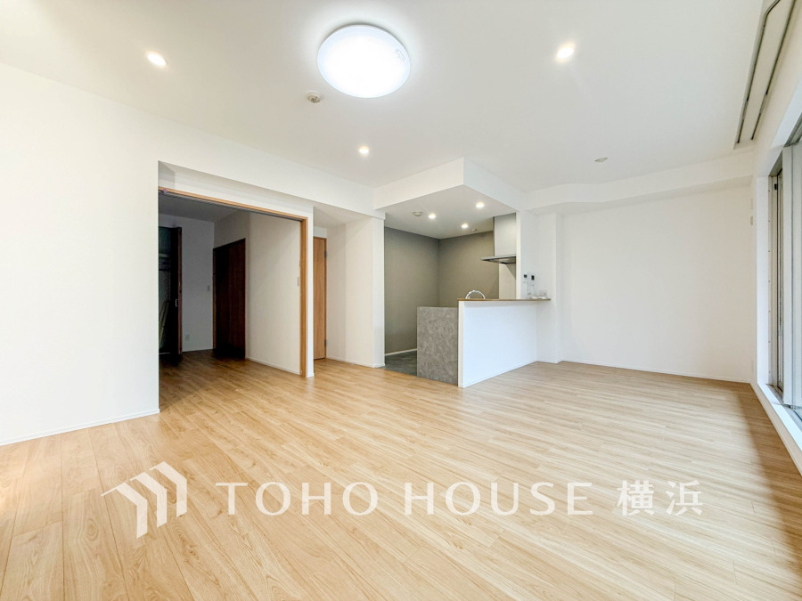 オープンでのびやかな空間を生み出す、こだわりの「広がり」と「ゆとり」。家族と過ごす時間を大切にした住空間♪