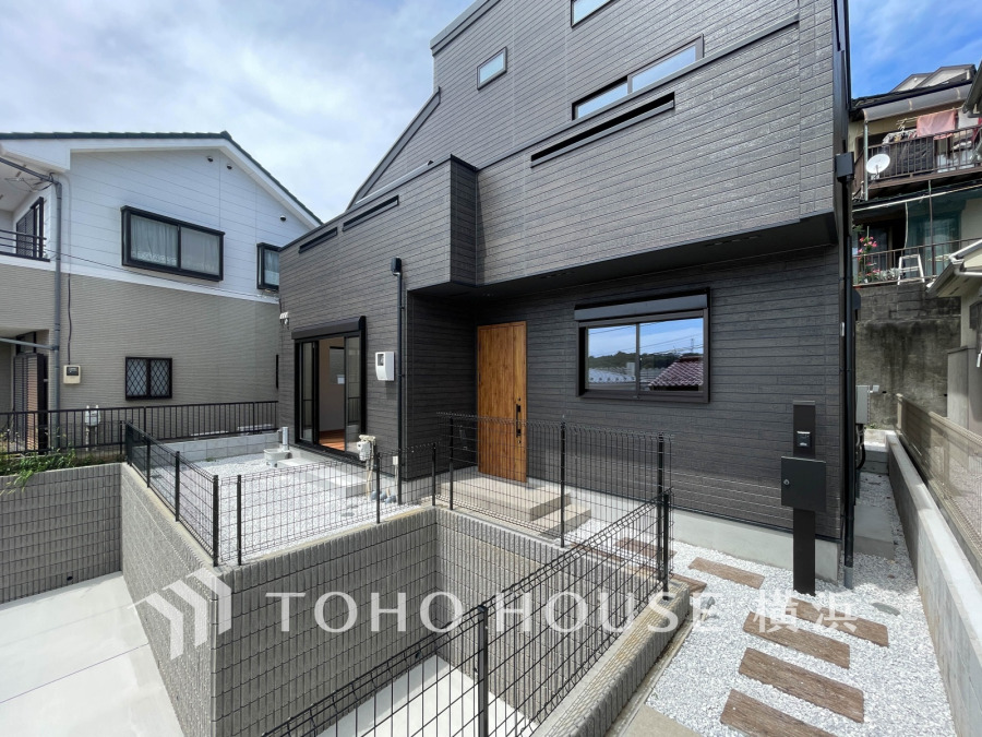単に見た目や質感の良さだけではなく、建物の基礎や構造といった、目には見えにくい部分にもこだわります。住まいの本質の部分から、住み心地や安全性を見つめ直しました。