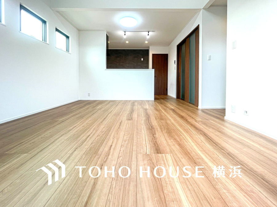 和やかで洗練された空間の演出。寛ぎとコミュニケーションを育む居心地のよい場所。

