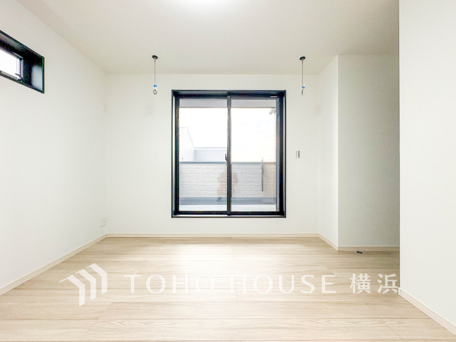 1日の疲れを癒し、心地よく寛げるようゆったりとした広さを確保しています。プライベートタイムをより優雅に穏やかに…。落ち着いた雰囲気を紡ぎます。