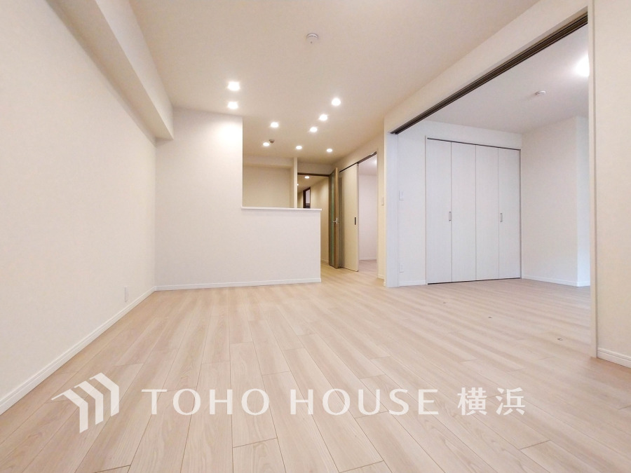 たくさんの想いが美しいカタチに彩られた時、そこにはひと時のくつろぎが生まれ、ゆっくりと愛着が育まれていきます。