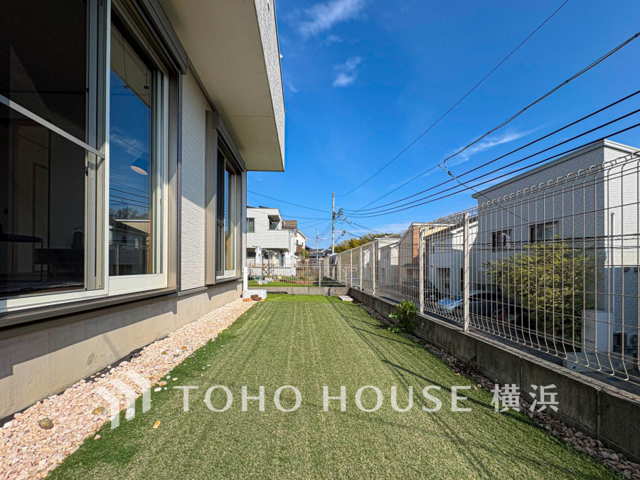 お子様がお庭で遊べるのはもちろん、家庭菜園やたくさんの友人を招いてBBQ、楽しみ方がたくさん！