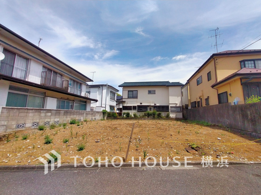 ビッグターミナル『大船』駅徒歩14分の閑静な住宅街。前面道路との高低差もなし。