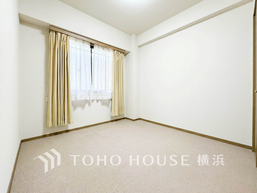 穏やかな寛ぎを届ける上質仕様のゆとりあるお部屋。自分時間を充実させながら心豊かにできるプライベート空間。※実際の写真にCG加工により家具を消しています。