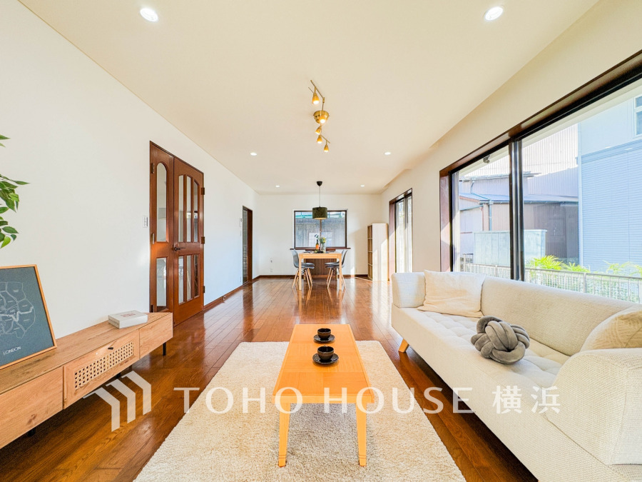 家族の集うリビングダイニングは広々16帖の広々空間。