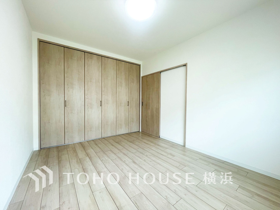 家族一人ひとりの大切なプライベート空間。趣味・感性で個性的に飾って頂けるようシンプルに仕上げてあります。自分時間を充実させながら心豊かなひとときを過ごすための大切な空間。