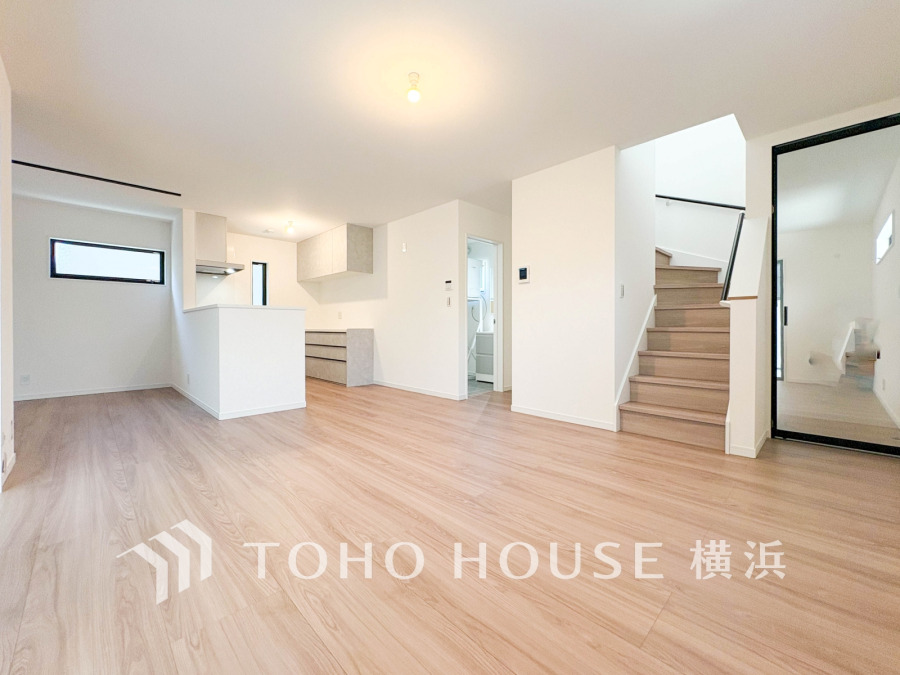 一日の中で多くの時間を過ごすことになる住まいだからこそ、いつも穏やかな空間であるように心掛けています。構成する建材などへの配慮が、住まう方の健康を守ります。