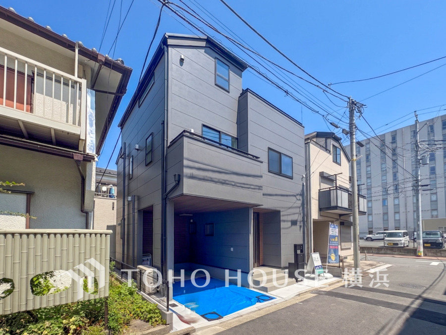 追浜駅徒歩12分の快適立地。周辺は閑静な住宅街で穏やかな暮らしが叶います。