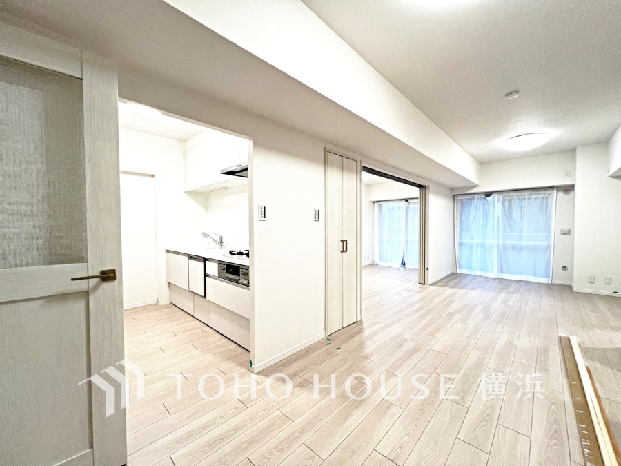 【2026年2月撮影】和やかで洗練された空間の演出。寛ぎとコミュニケーションを育む居心地のよい場所。