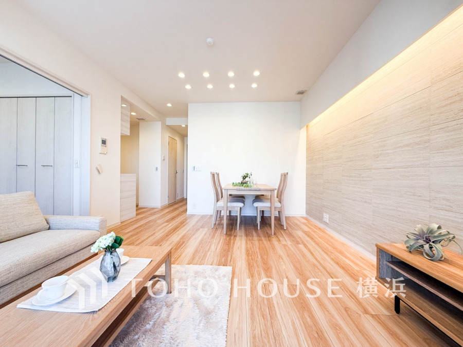 リビングに隣接した洋室の引き戸を開け放して空間を共有しながら開放的に使うこともできます。
