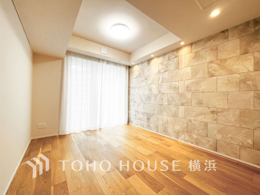 過ぎ行く時間をゆったりと感じることができる落ちついたプライベートルーム。リビングで楽しく過ごした後はゆっくり寛ぎの時間を満喫できます。静かな環境でリラックスタイムを愉しんで。