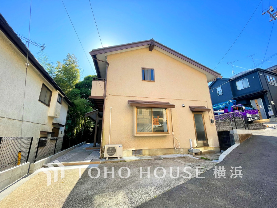 閑静な住宅街に立つ邸宅。内装リノベーションで美しく快適な空間に生まれ変わりました。