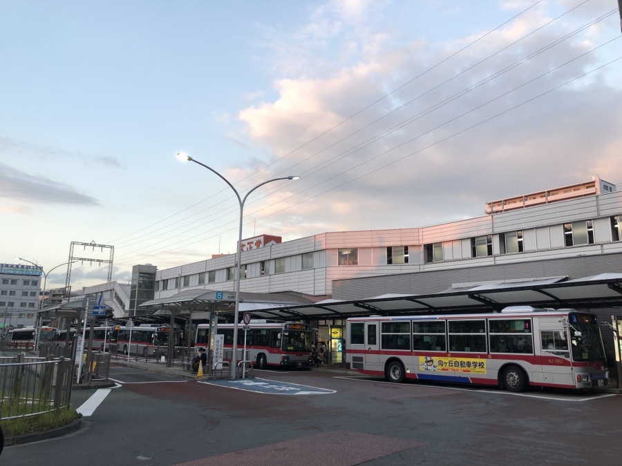 交通利便性に優れた駅前バスターミナル。通勤・通学に便利なアクセス環境が整っています。