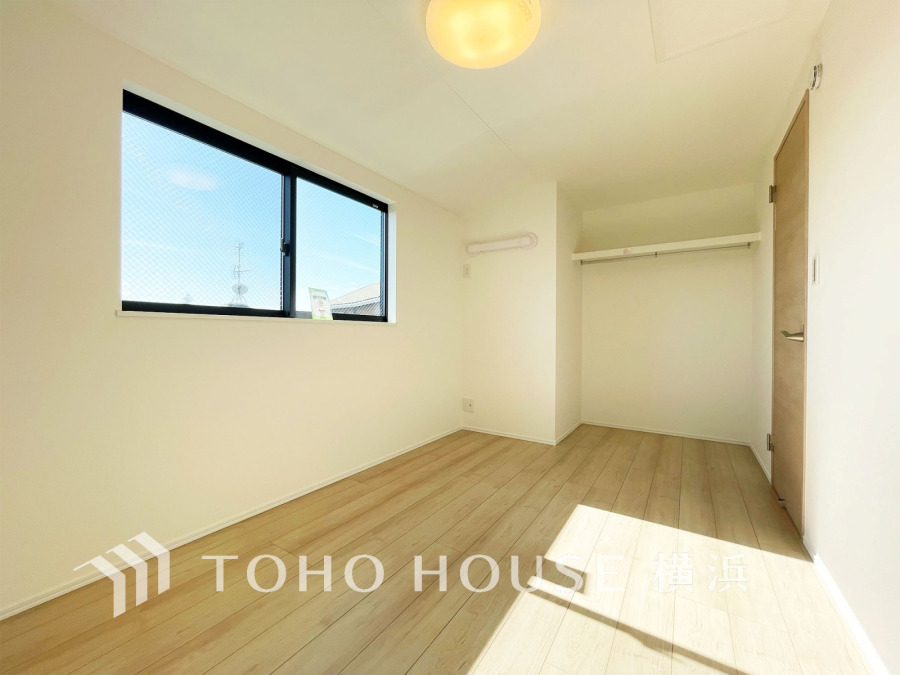 家族一人ひとりの大切なプライベート空間。趣味・感性で自由に演出できるよう、シンプルに仕上げた空間。暮らし心地を大きく左右する収納を、適材適所に配置し、使い勝手にも考慮しました。