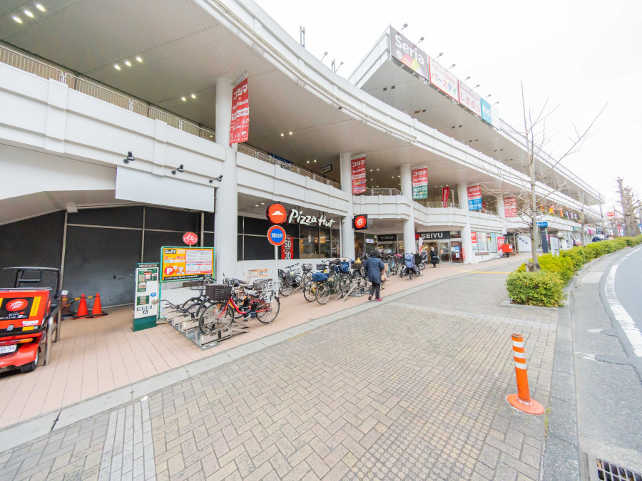 西友二俣川店…約250ｍ