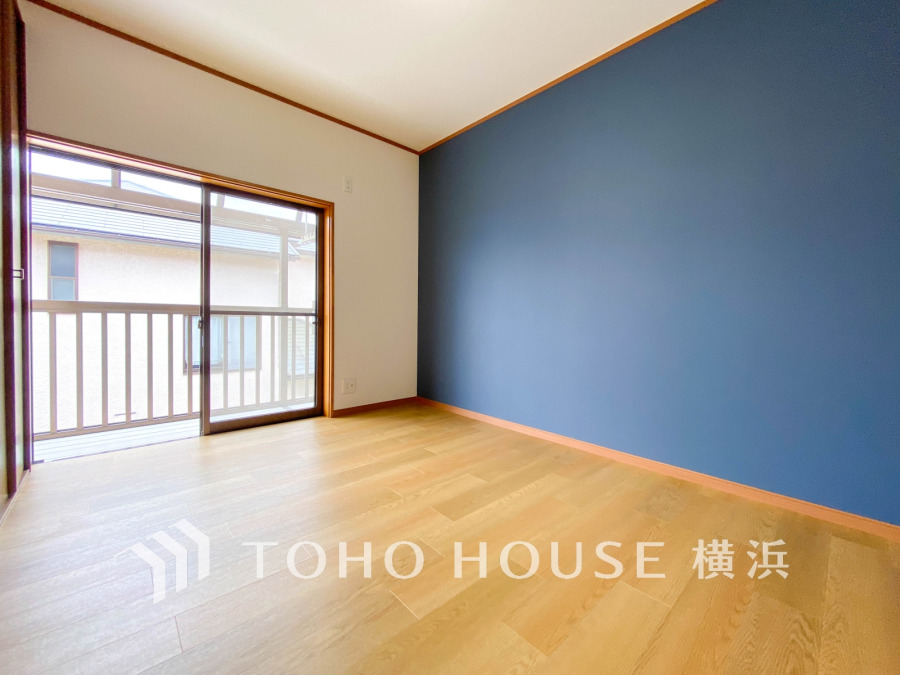 1日の疲れを癒し、心地よく寛げるようゆったりとした広さを確保しています。プライベートタイムをより優雅に穏やかに…。落ち着いた雰囲気を紡ぎます。
