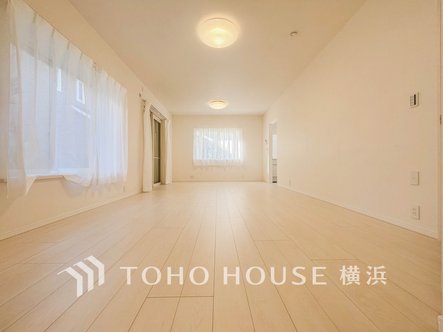 太陽の恵みを受けた明るい空間。吹きぬける風を感じながら爽やかで風通しの良い暮らしが叶います。
