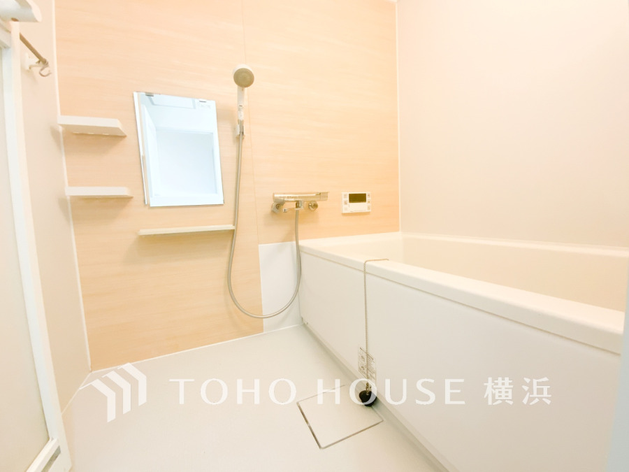 清潔感溢れる玄関がお出迎えする本邸宅の物語は、ここから始まる日常を期待させます。この場所には「希望」と「優越」で包み込んでくれる「特別」な空間があります。