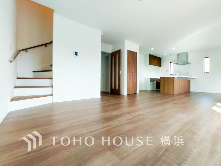 たくさんの想いが美しいカタチに彩られた時、そこにはひと時のくつろぎが生まれ、ゆっくりと愛着が育まれていきます。