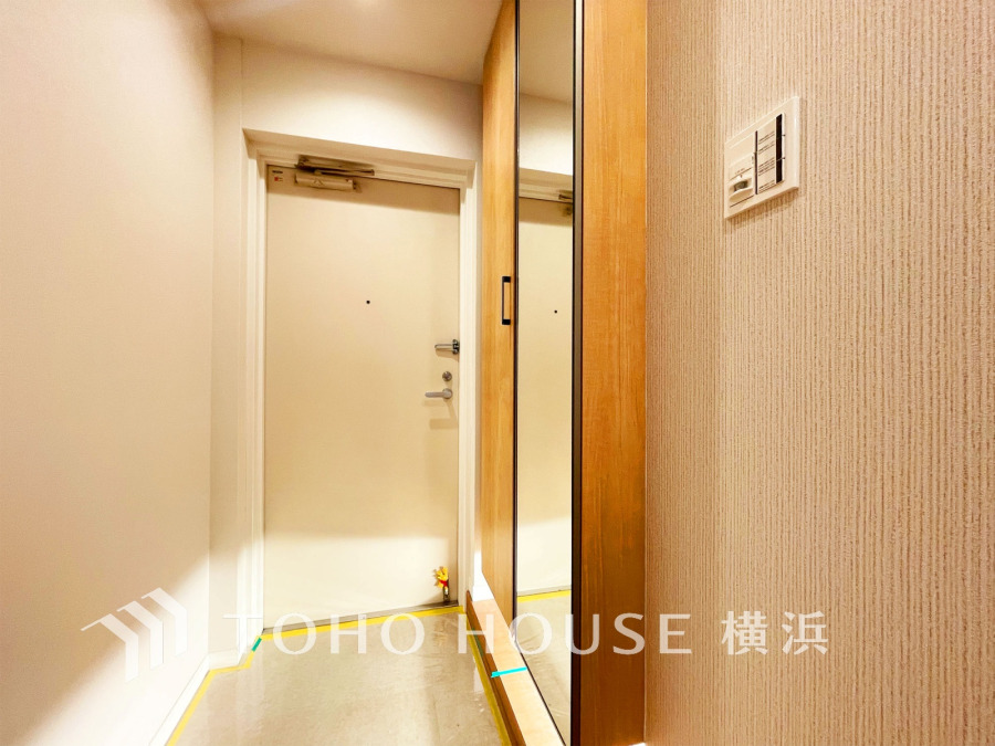 ご家族の帰り、訪れる方を優しく迎え、やすらぎに満ちた生活空間を予感させる。健やかな暮らしを楽しめそう。
