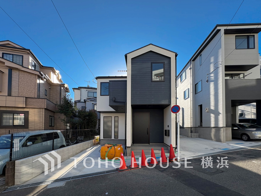 爽やかな青空の下に贅沢なほどに降り注ぐ陽光、豊かな居住性と、クオリティが見事に調和した住空間は、住まうことの喜びを感じさせてくれます。