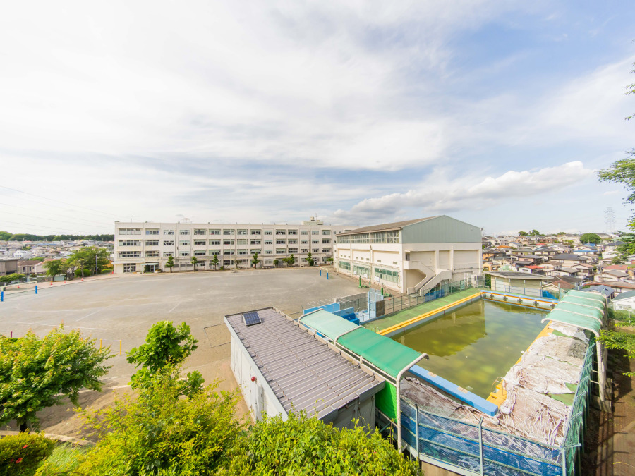 横浜市立笹野台小学校　約130ｍ
