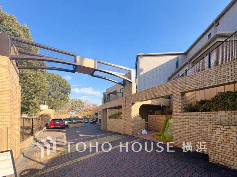 流行に左右されず、将来にわたって価値が継続する「上質」な佇まい。おしゃれな雰囲気や自然の潤い、親しみやすさといった個性を、街に新たな価値をもたらし続けてくれます。