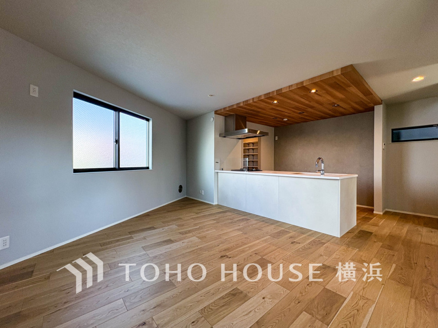 一日の中で多くの時間を過ごすことになる住まいだからこそ、いつも穏やかな空間であるように心掛けています。