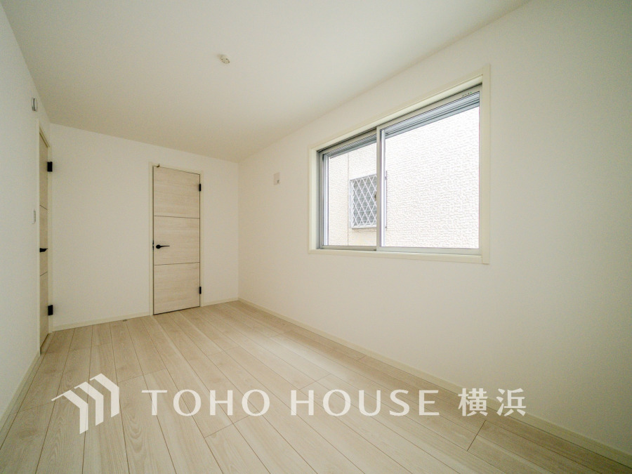 過ぎ行く時間をゆったりと感じることができる落ちついたプライベートルーム。リビングで楽しく過ごした後はゆっくり寛ぎの時間を満喫できます。静かな環境でリラックスタイムを愉しんで。