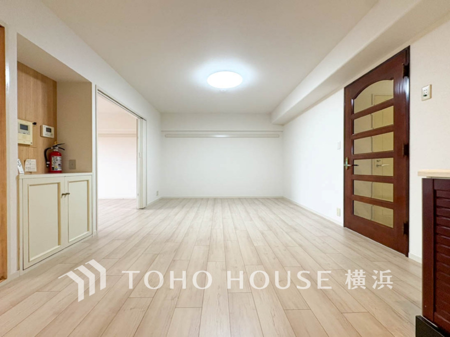 ご家族やお友達との時間など、多くの時を刻む空間。何気なく過ぎる時でさえも上質なひと時となる快適な空間を目指して。