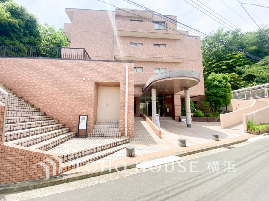 駅やお買物、教育施設が徒歩圏に揃う便利な住環境で永住の地に相応しい立地です。

