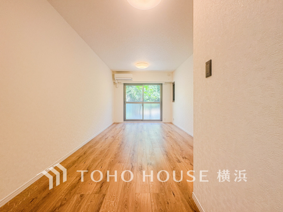 豊かな光が照らすこの場所は、たわいもない会話を楽しみ、ゆったりとした時間を過ごす場所。この場所から、家族の記憶が紡がれるでしょう。