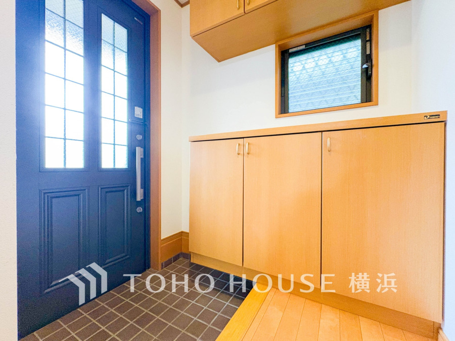 居住者の帰り、訪れる方を優しく迎え、やすらぎに満ちた生活空間を予感させる。健やかな暮らしを楽しめそう。