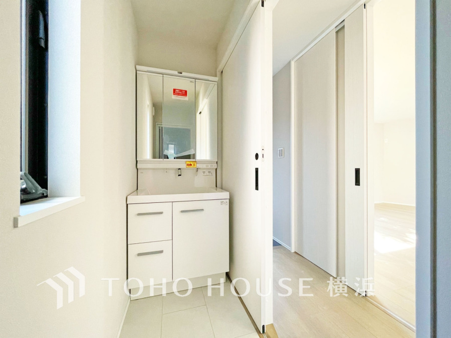 一日の始まりと終わりを心地よく演出してくれる、多彩な機能が備えられたパウダールーム。心地よいリフレッシュ空間です。