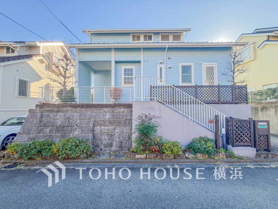 美しい街並みを彩る上質な邸宅。穏やかな住宅街で静かな暮らしが叶います。