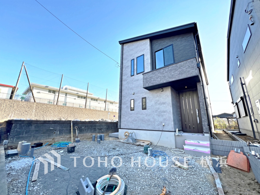 表現された空間は豊かな光と風を纏い、暮らしの時間を豊かにしてくれます。デザインされた空間と競い合うかのような充実した建物設備も家族の時間を彩ってくれることでしょう。