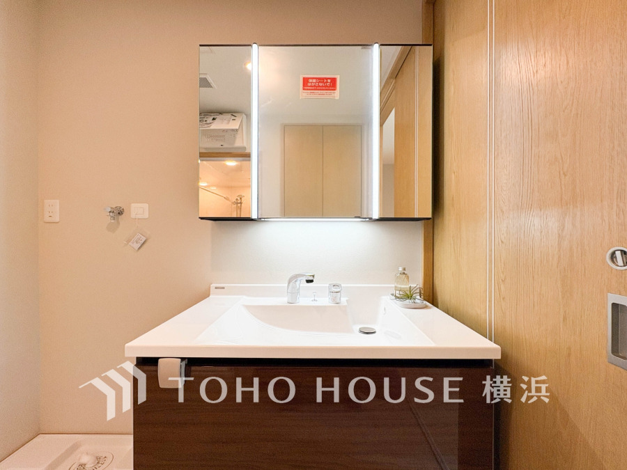 一日の始まりと終わりを心地よく演出してくれる、多彩な機能が備えられたパウダールーム。心地よいリフレッシュ空間です。